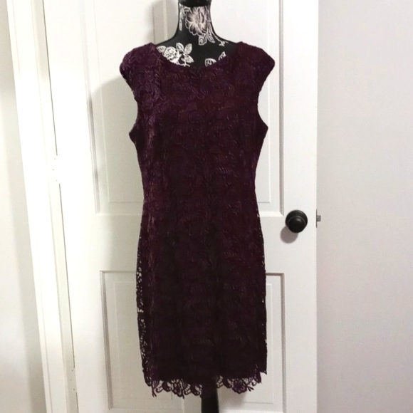 Lauren Ralph Lauren Dresses & Skirts - 💜Lauren Ralph Lauren💜 - Plum Lace Overlay S/S Cocktail Dress
